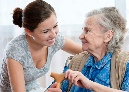 Unterschied 24 Stunden Betreuung und Seniorenbegleitung